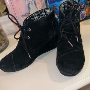 Toms black suede wedges